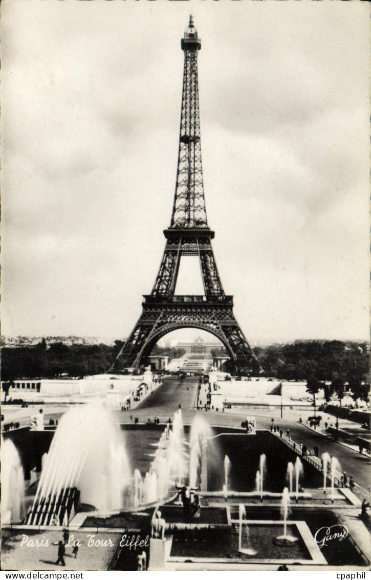 CPM Paris La Tour Eiffel