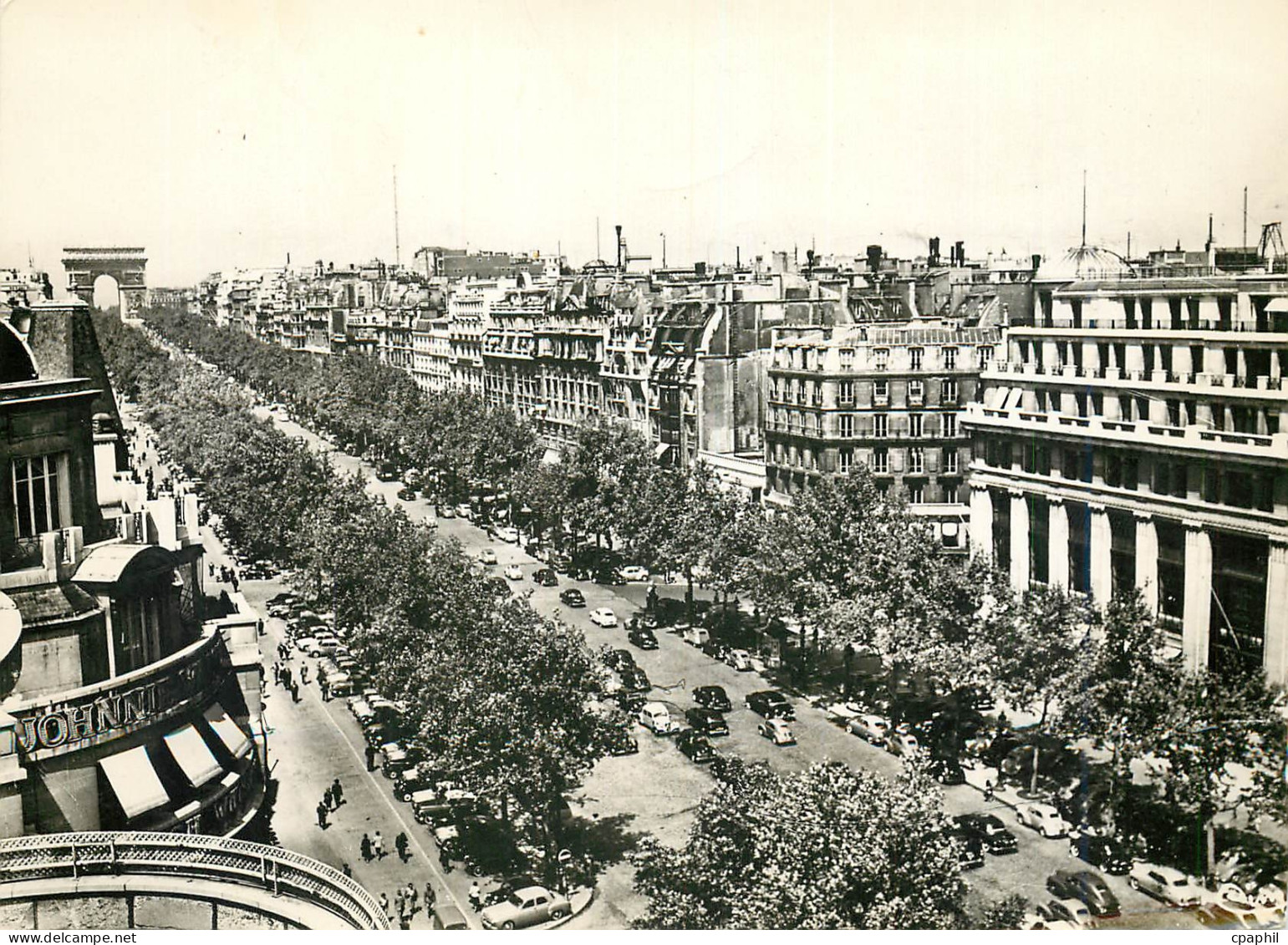 CPM Paris Les Champs Elysees