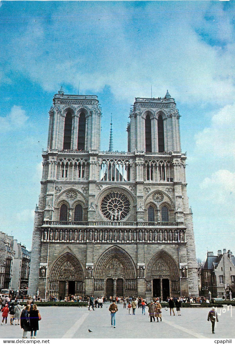 CPM Paris Notre Dame (Cliche karel de Gendre)