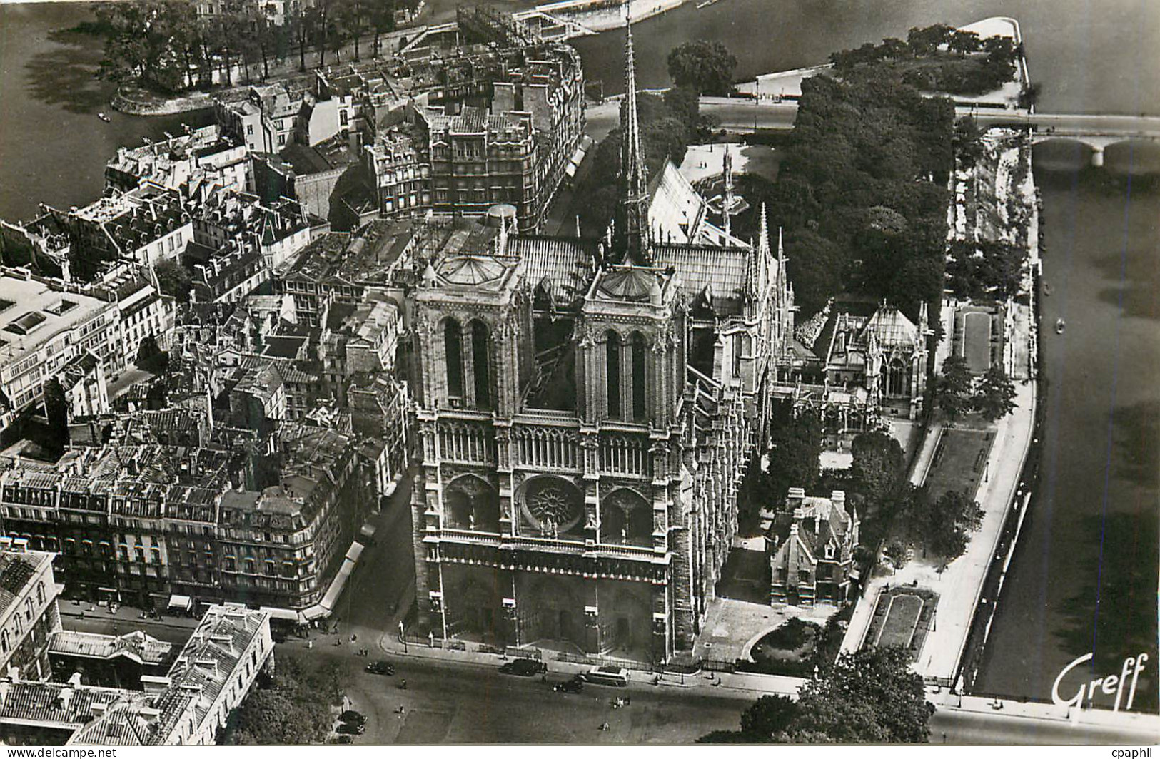 CPM Paris Vue Aerienne Notre Dame de Paris