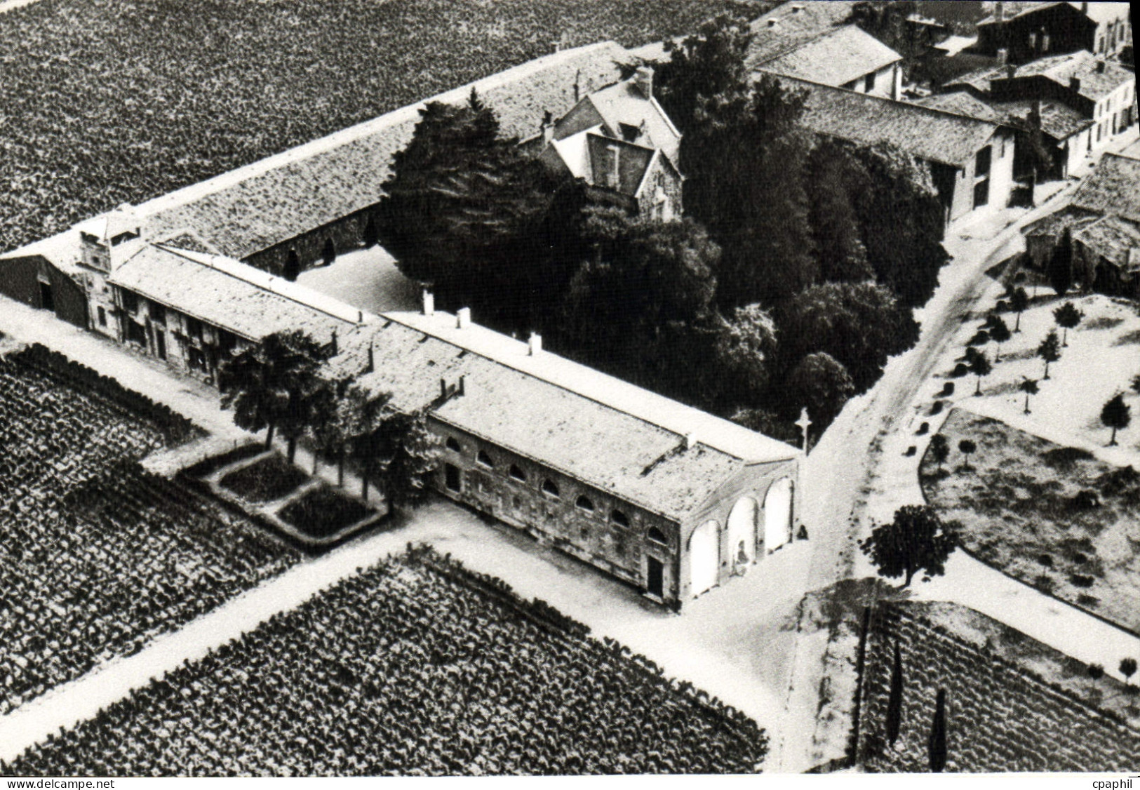 CPM Pauillac Chateau Mouton Rothschild a Pauillac