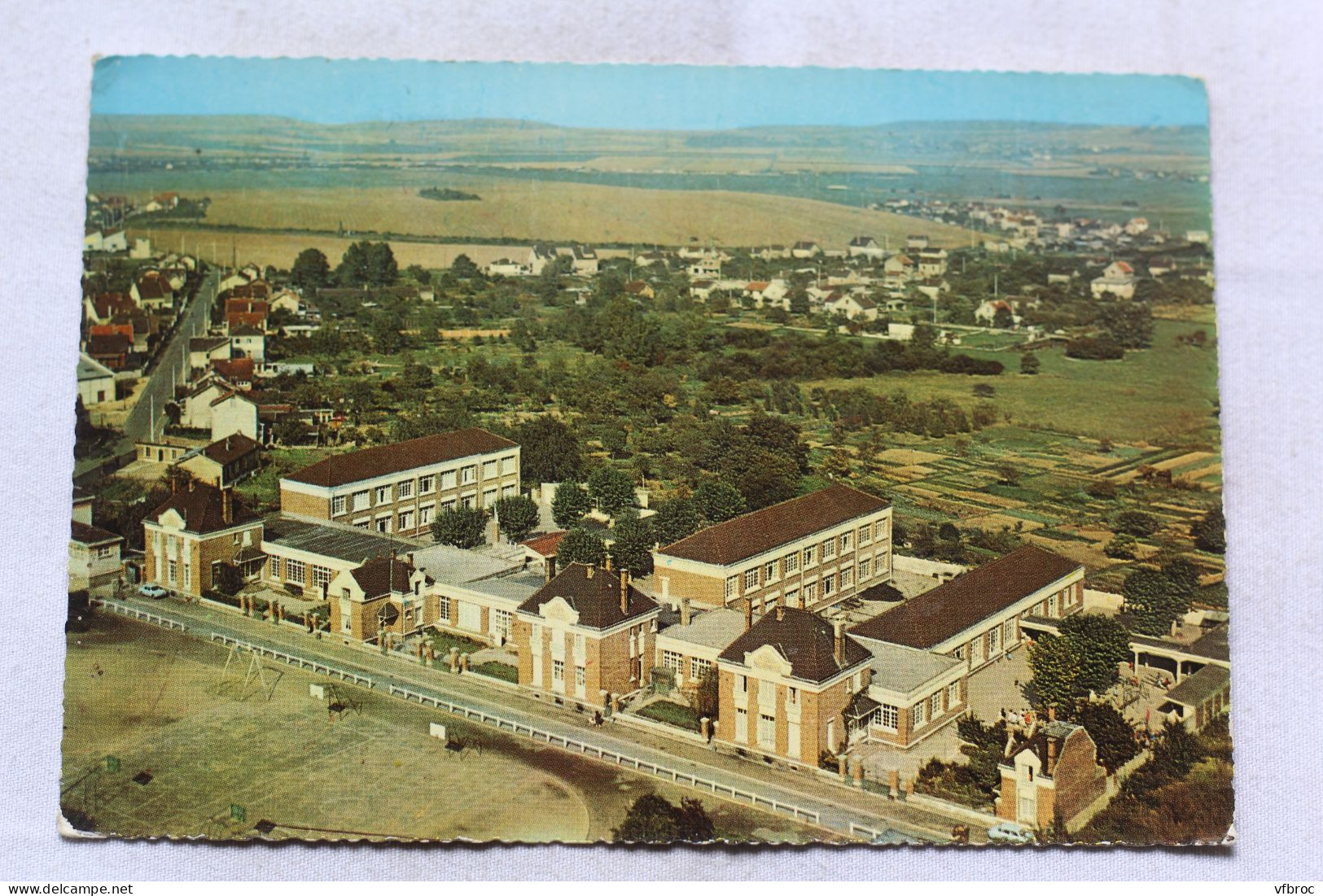 Cpm, Persan, groupe scolaire et stade, Val d'Oise 95