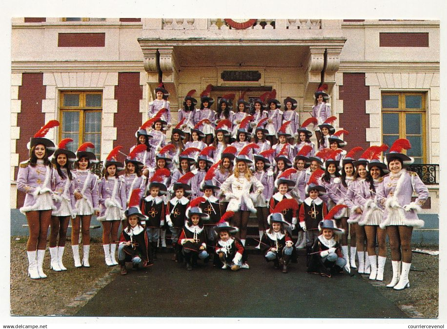 CPM - PERSAN (Val d'Oise) - Majorettes de Persan, Mairie de Persan (95) ...