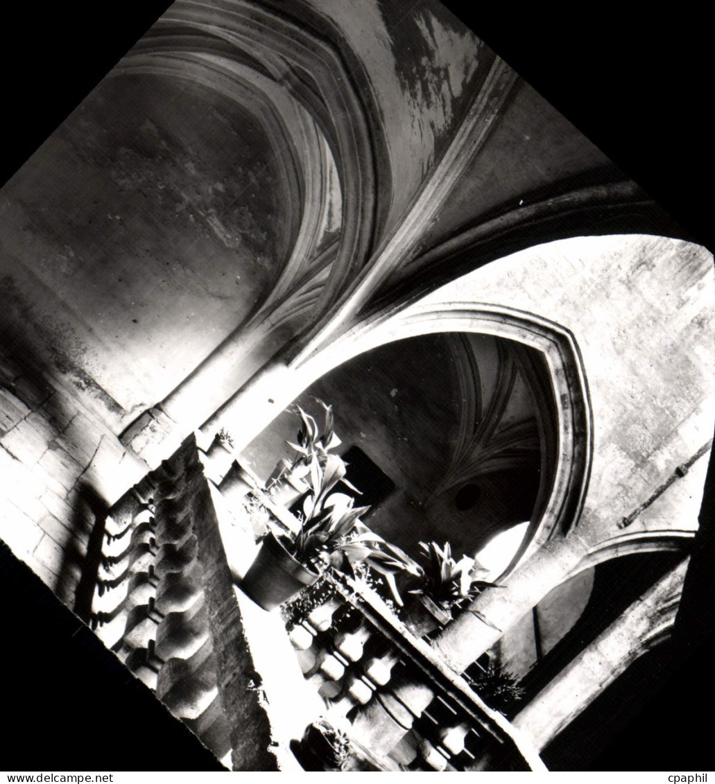 CPM Pezenas Escalier de l'Hotel Locoste