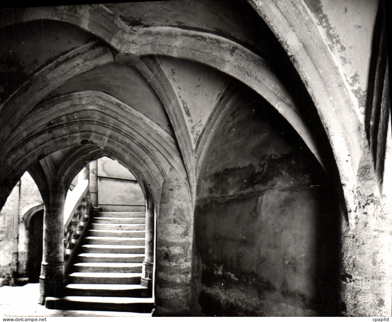CPM Pezenas Porche de l'Hotel Locoste