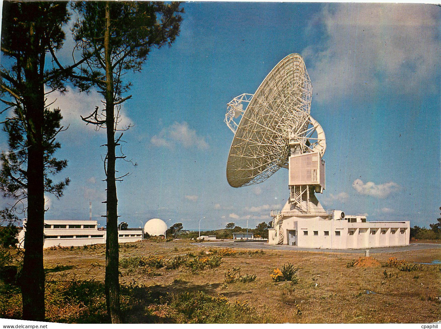 CPM Pleumeur Bodou Le Centre de Telecommunications par satellites L'antenne P B 2