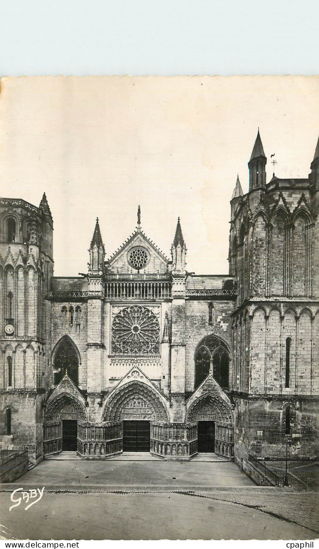 CPM Poitiers Vienne La Cathedrale