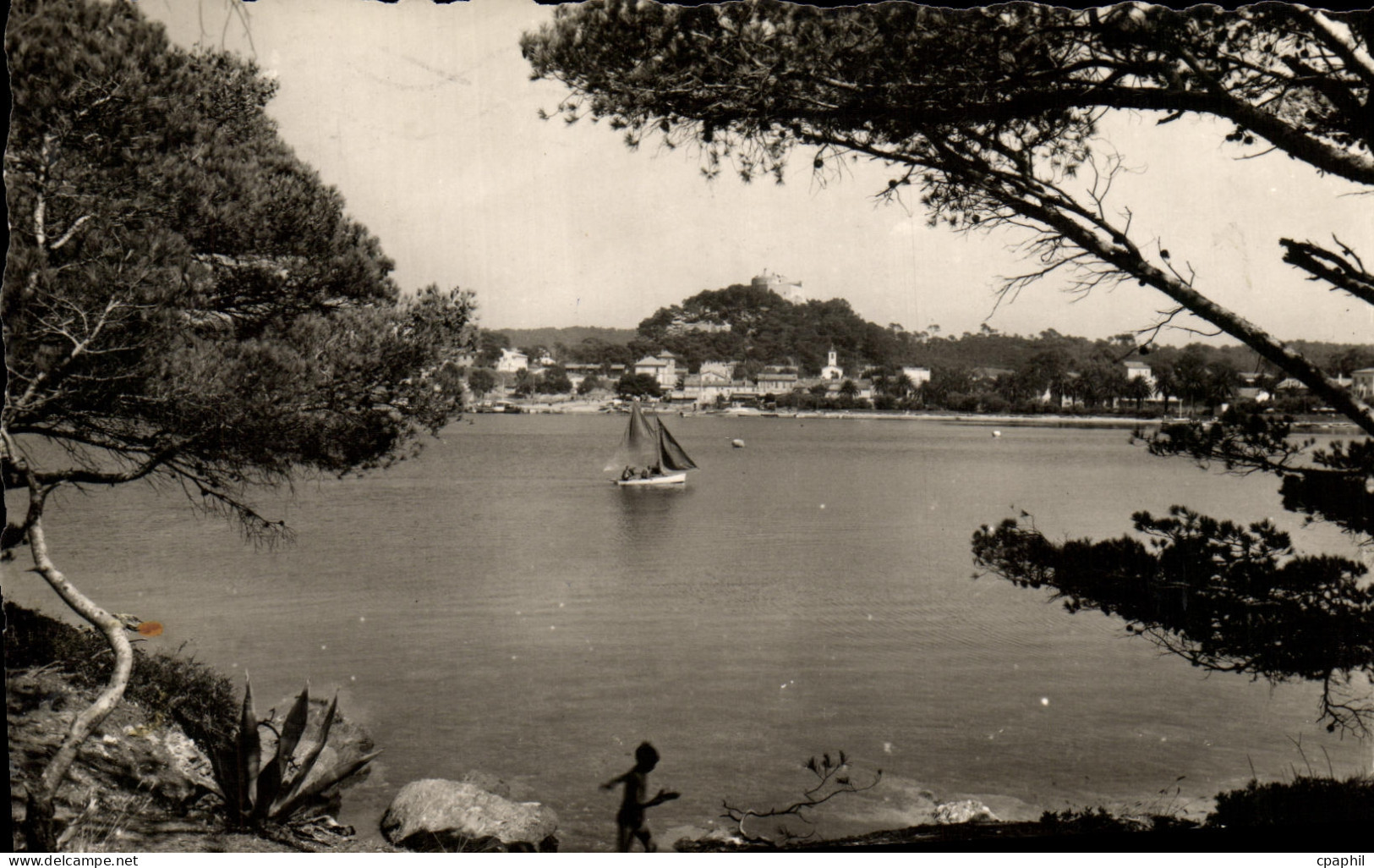 CPM Porquerolles Le Village