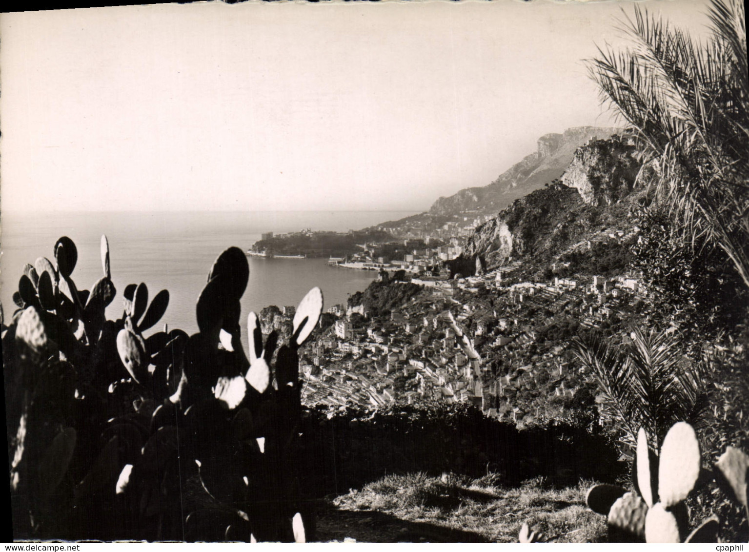 CPM Roquebrune Cap Martin Vue sur le Quartier Bon Voyage