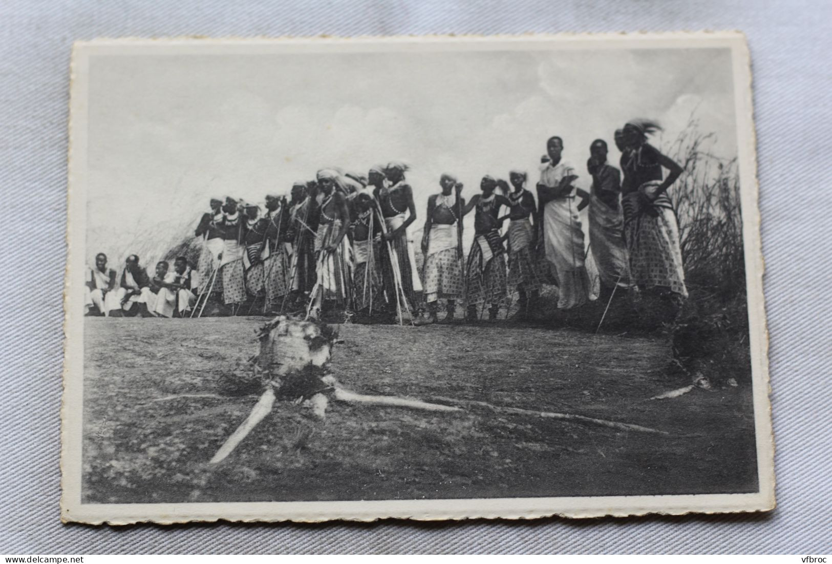 Cpm, Ruanda, danseurs Watuzi au repos