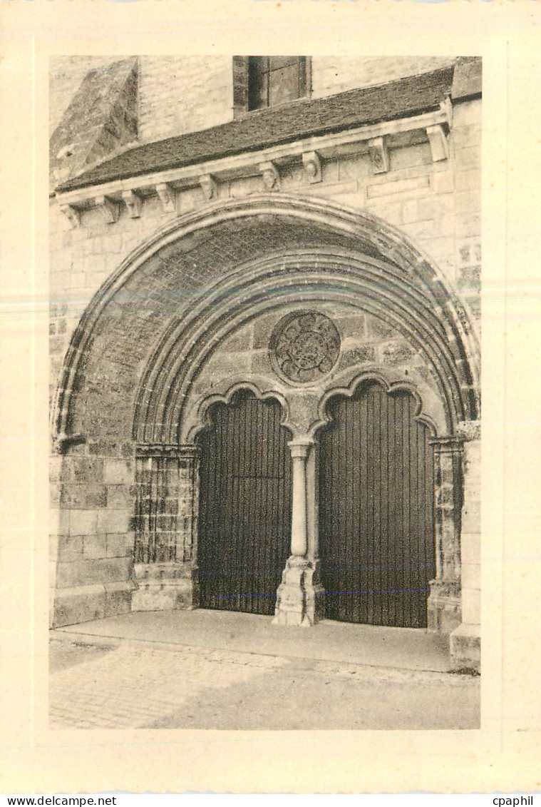 CPM Saint Amand Montrond (Cher) Eglise (XIIe Siecle) Le Portail