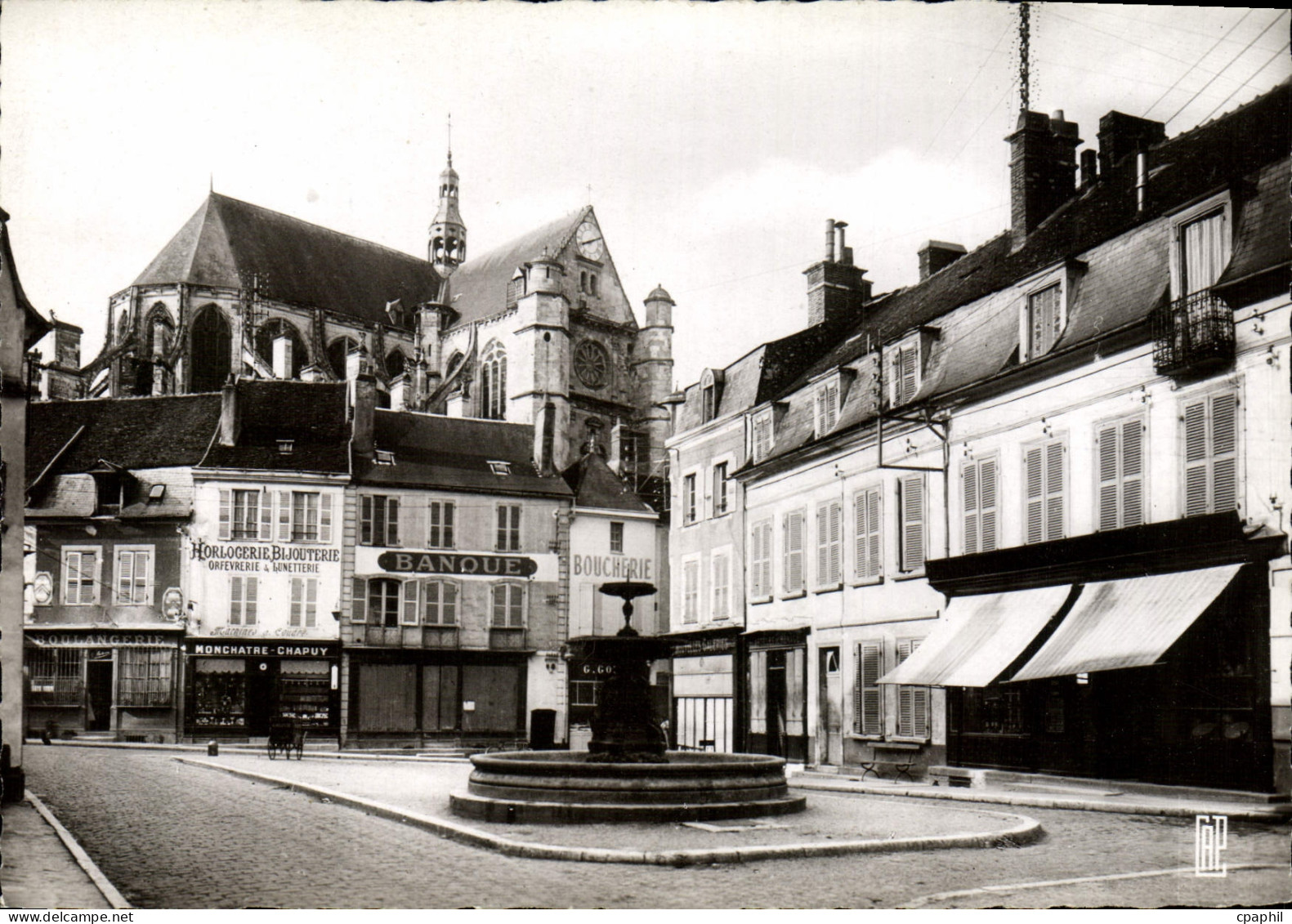 CPM Saint Florentin Place Des Fontaines