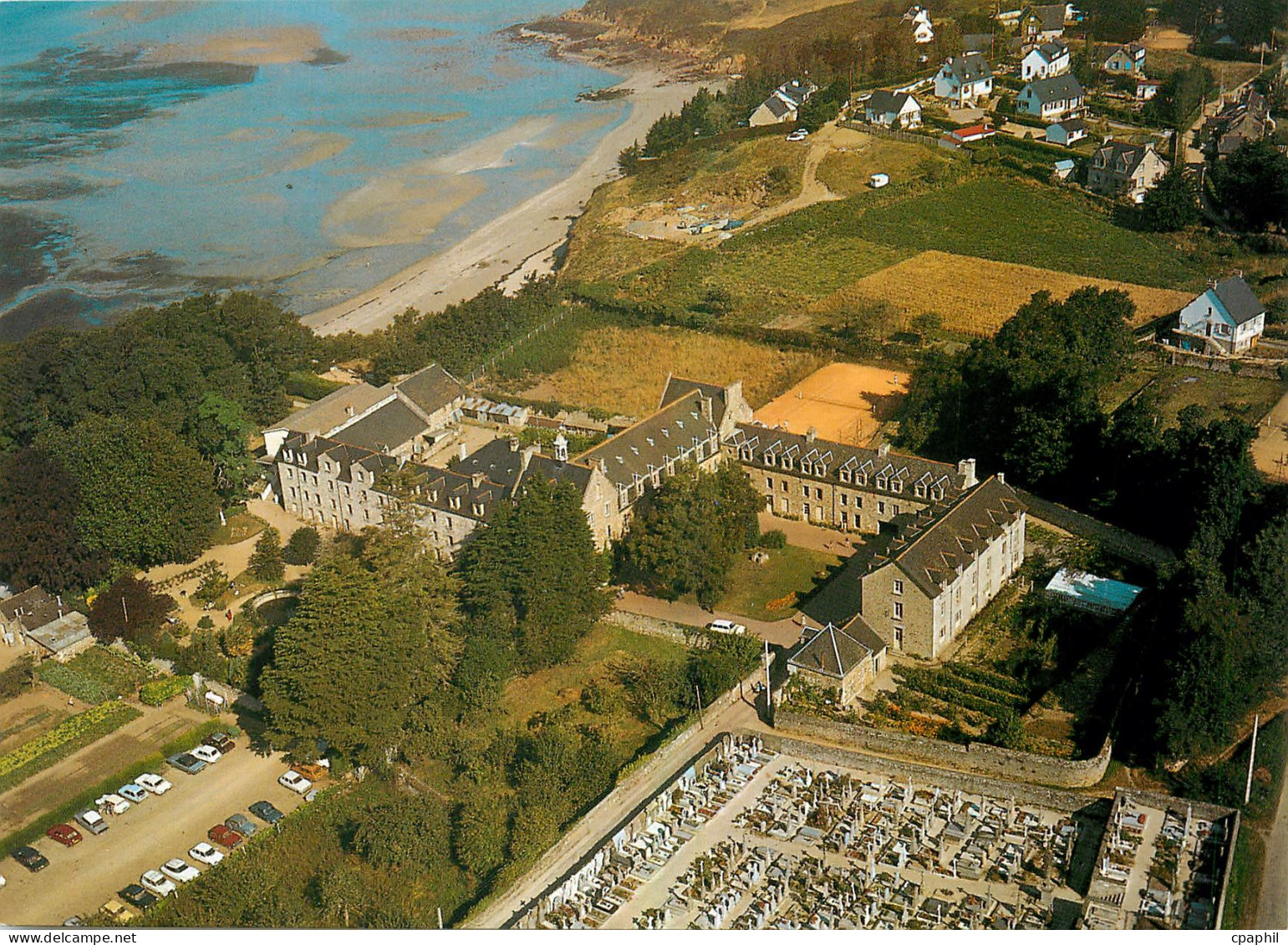 CPM Saint Jacut de la Mer Cotes d'Armor Vue generale du Chef de l'Isle Au premier plan pension de fa
