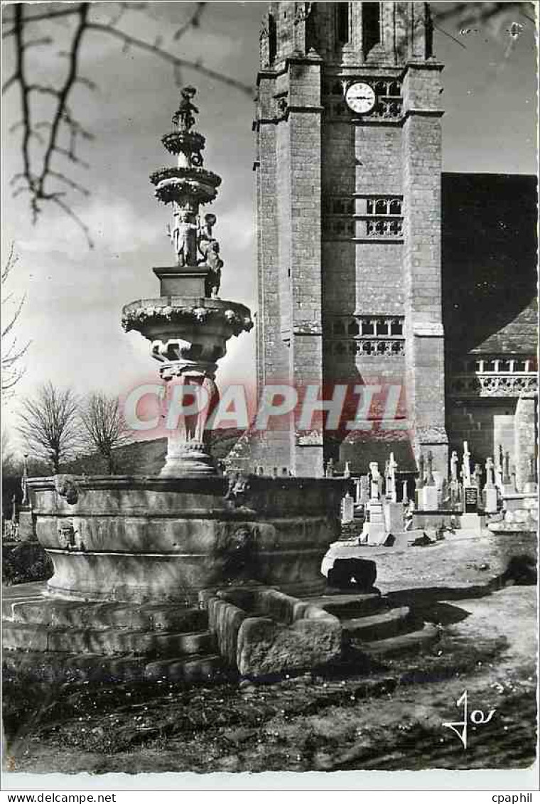 CPM Saint Jean du Doigt Finistere La fontaine monumentale