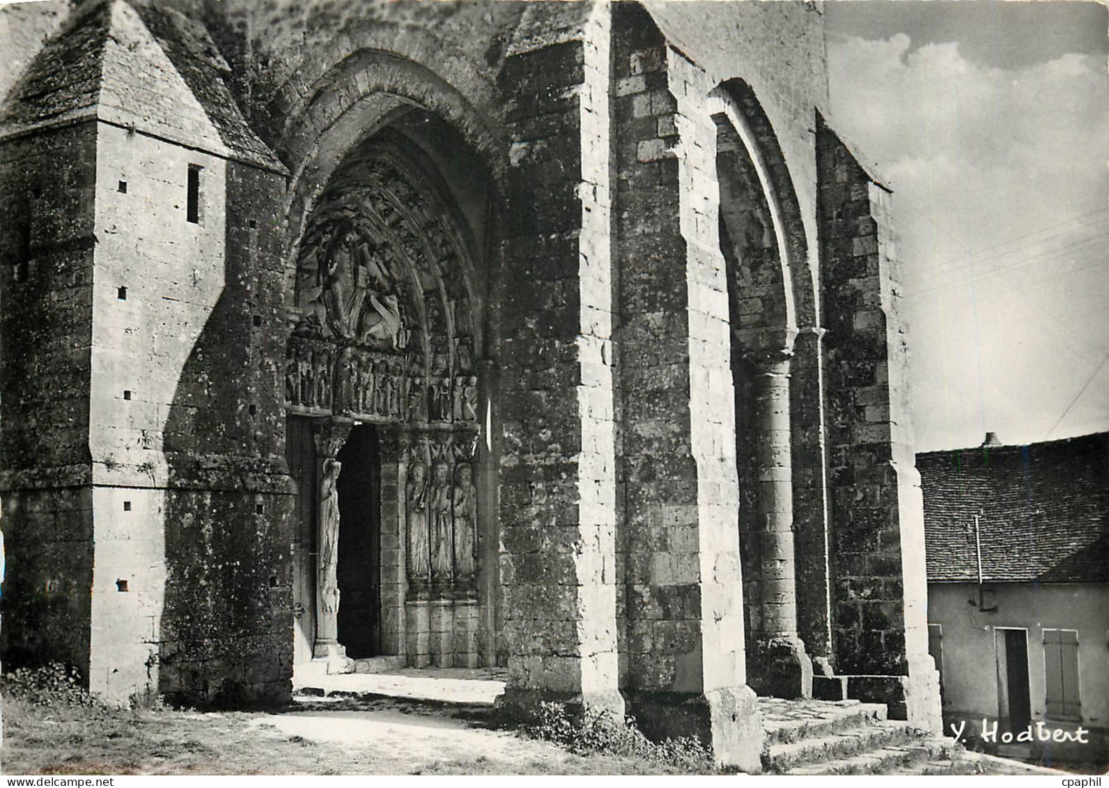 CPM Saint Loup de Naud (S et M) Portail et porche de l'Eglise (XIIe s)