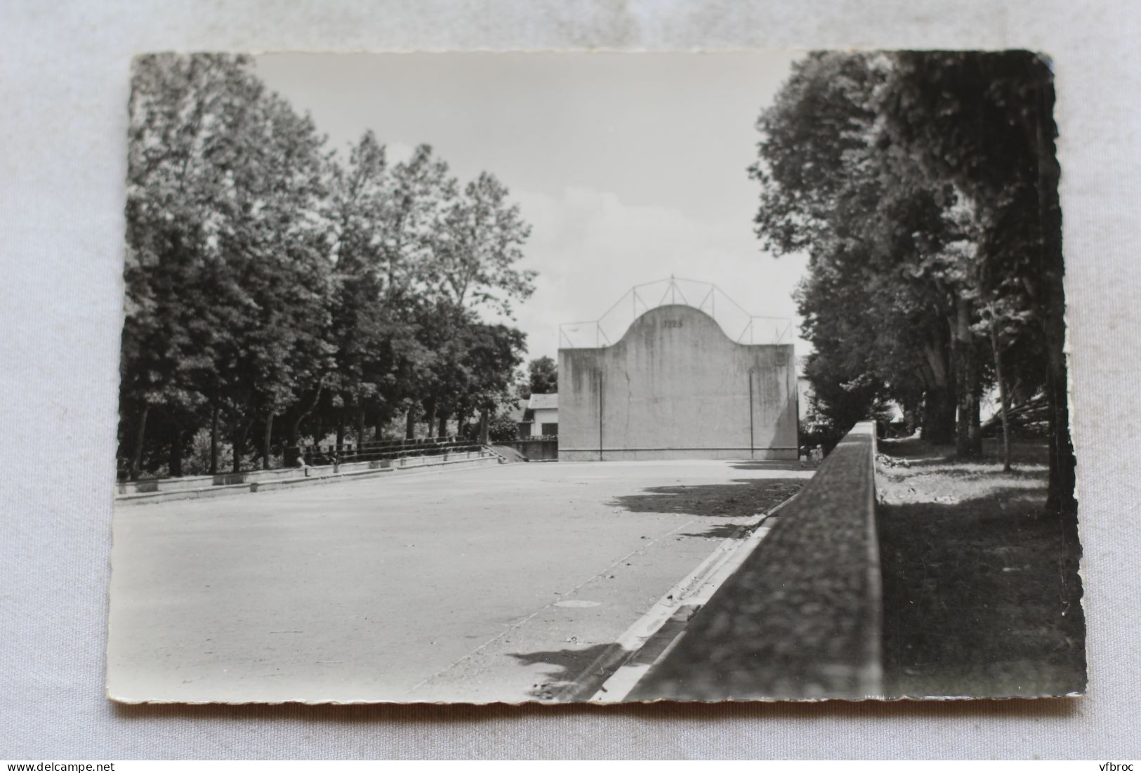Cpm, Saint Palais, le fronton, Pyrénées Atlantiques 64