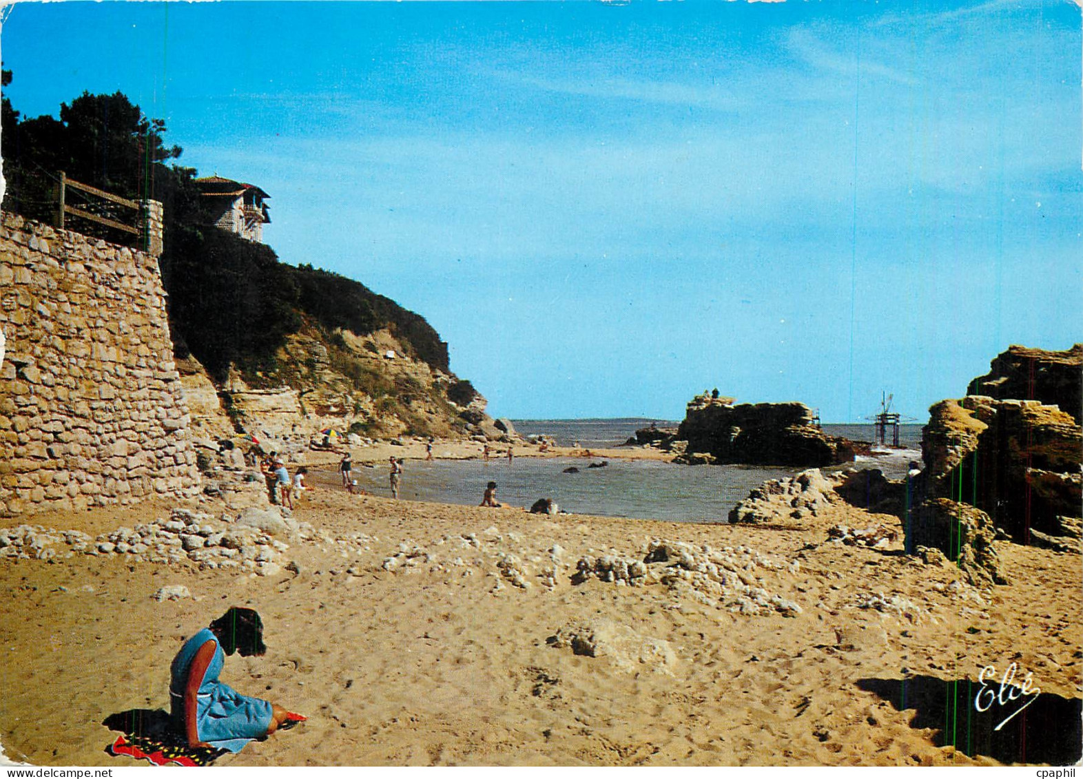 CPM Saint Palais sur Mer (Chte Mme) Au pied de la corniche coin de la plage du Platin