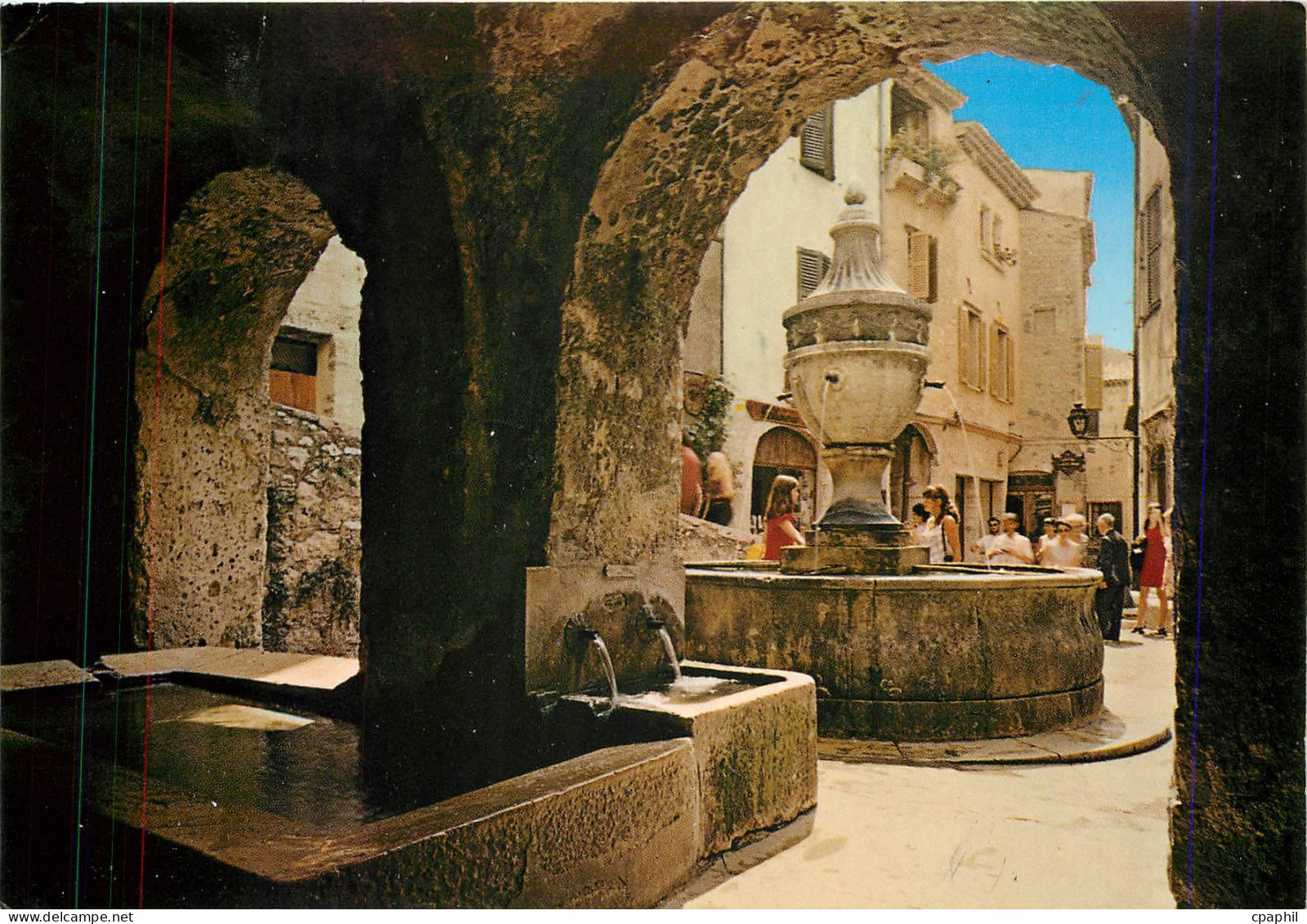 CPM Saint Paul de Vence La Fontaine et le Lavoie Public