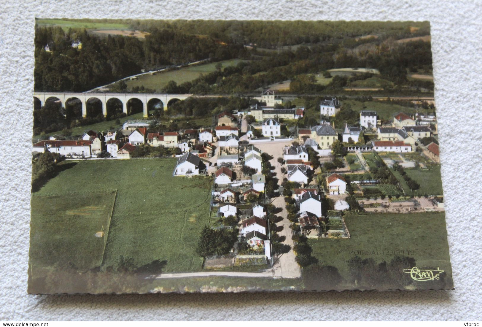 Cpm, Saint Priest Taurion, quartier de la mairie, Haute Vienne 87