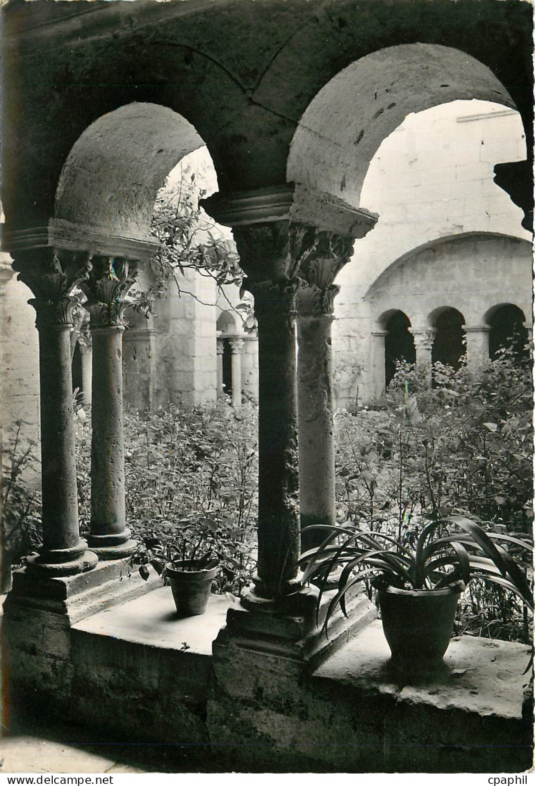 CPM Saint Remy de Provence L'ancien monastere St Paul de Mausole