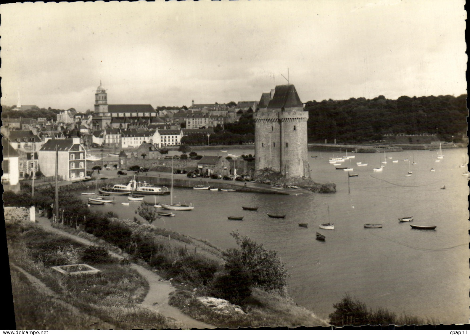 CPM Saint Servan Tour et Cale Solidor