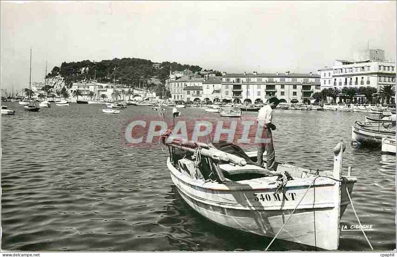 CPM Sanary sur Mer Var Les Roches Rouges Peche Bateau
