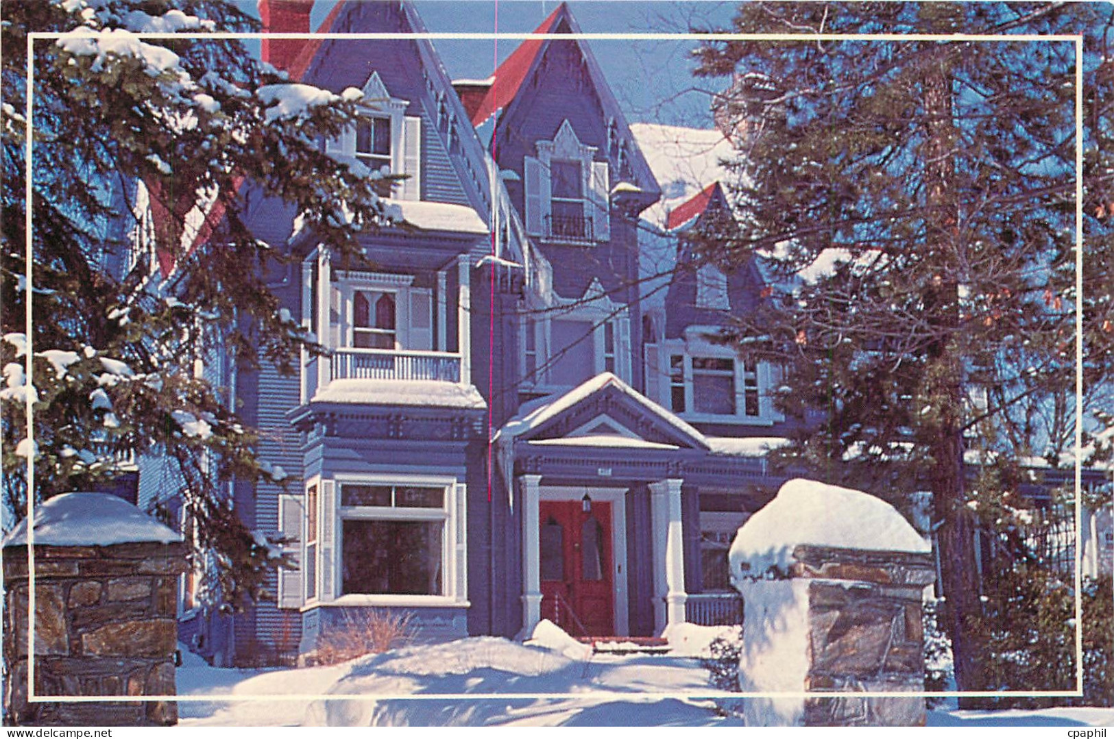 CPM Sherbrooke Belle maison de style victorien