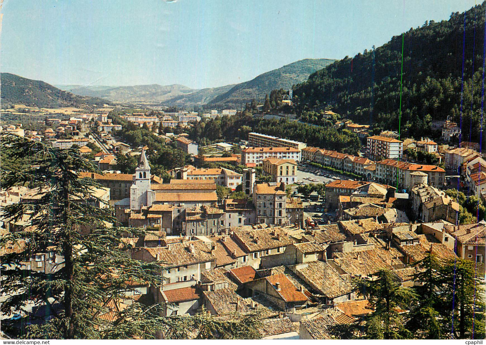 CPM Sisteron Au pied de la Citadelle vue generale de la ville