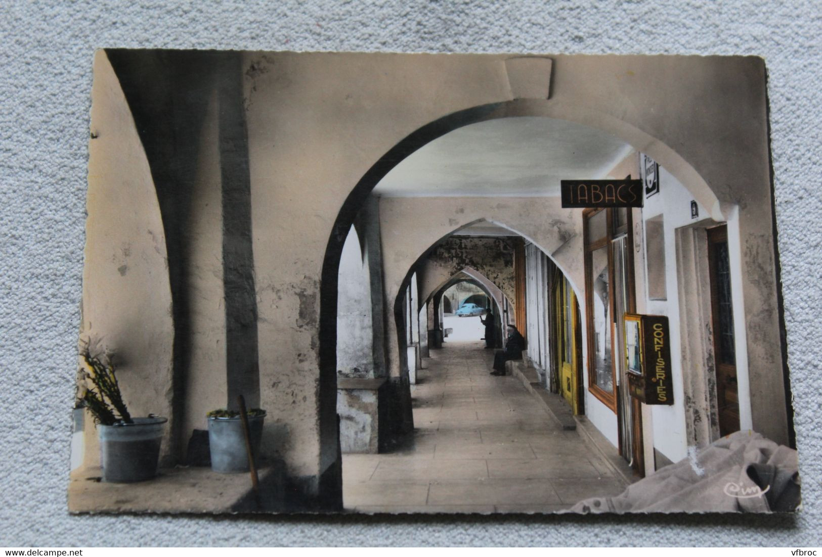 Cpm, Sommières, les arceaux de la place Jean Jaurès, Gard 30