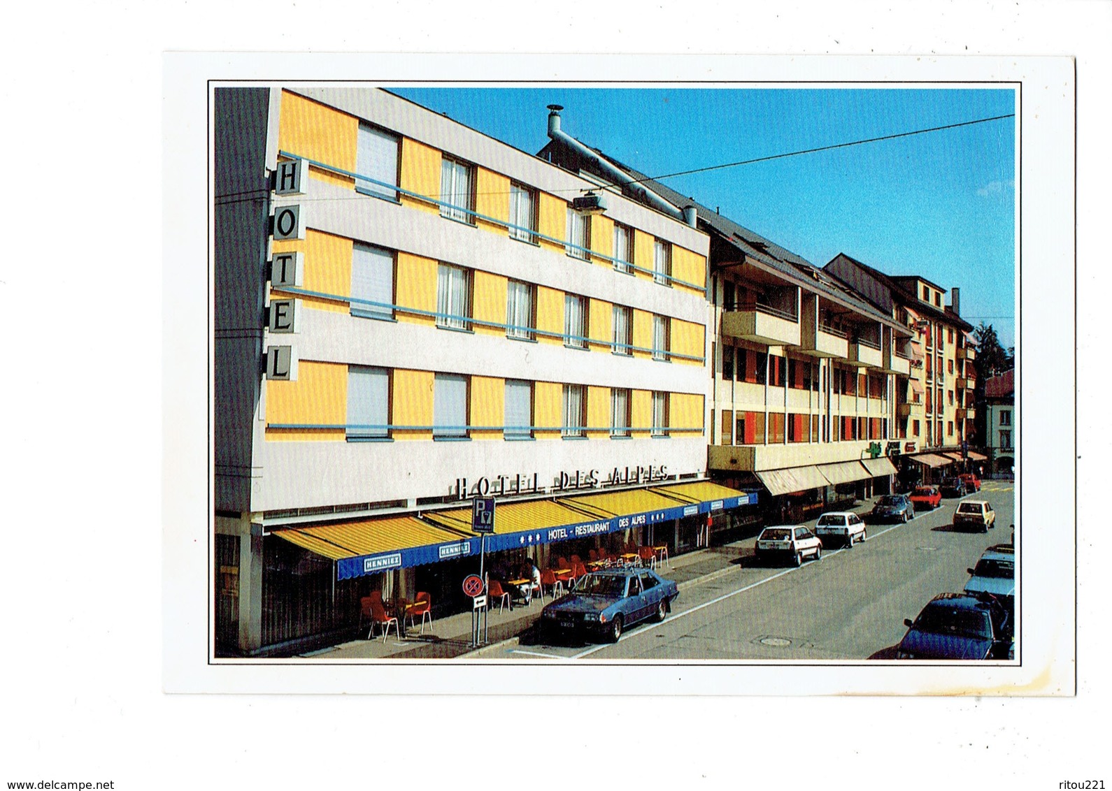 cpm - Suisse - BULLE - HOTEL DES ALPES - PLACE DE LA GARE - HENNIEZ publicité voiture CITROËN AX GOLF OPEL