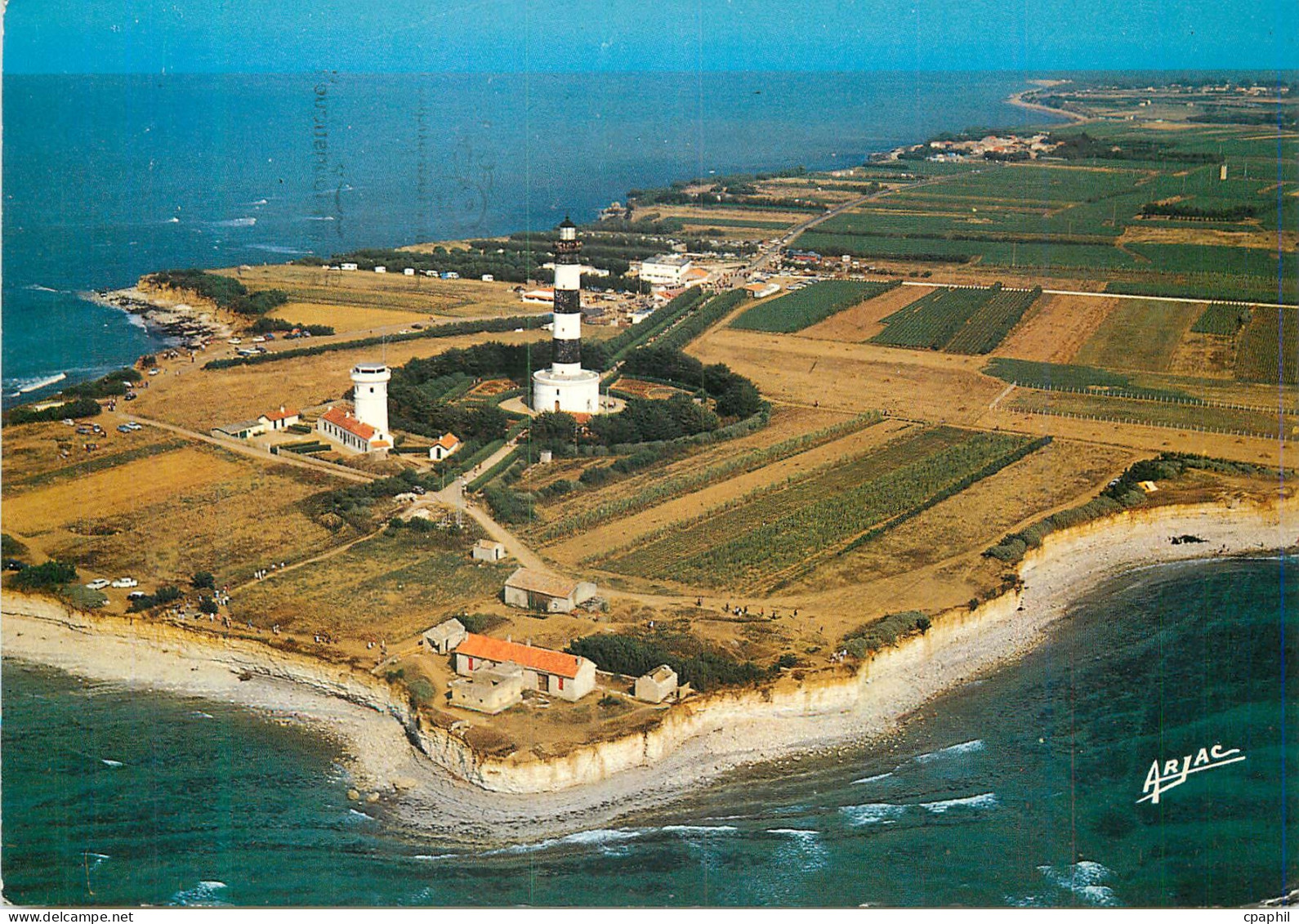 CPM Sur la Cote de Lumiere dans I Ile d Oleron A la pointe nord de I Ile le phare de Chassiron