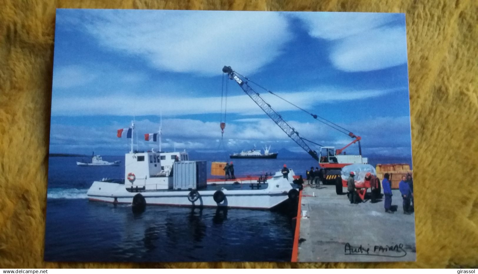 CPM TAAF TERRES AUSTRALES ET ANTARCTIQUES DE FRANCAISES LA CALE DU PORT AUX FRANCAIS KERGUELEN FATRAS  ED LABOUREUR