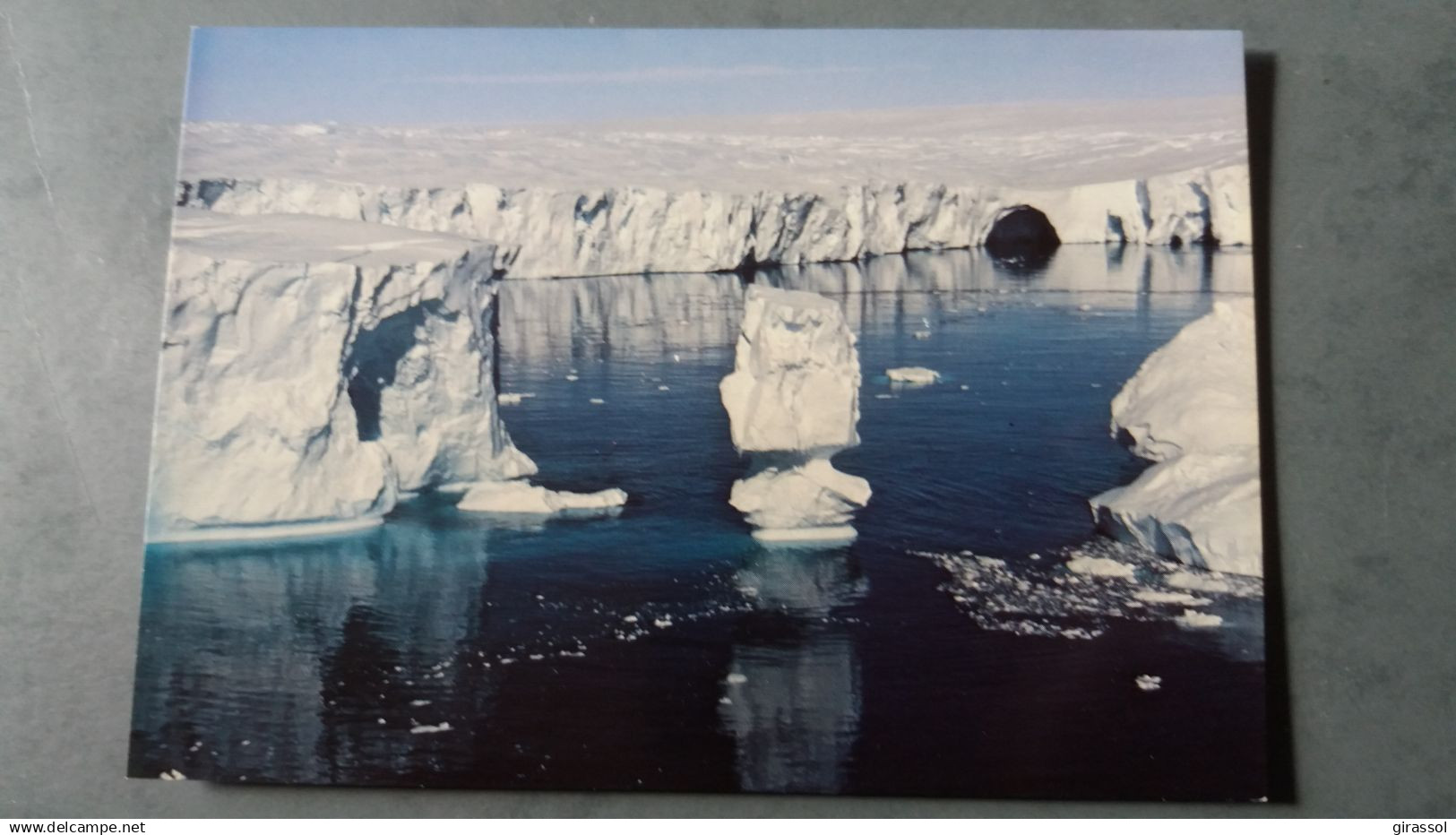 CPM TAAF TERRES AUSTRALES ET ANTARCTIQUES FRANCAISES TERRE ADELIE ICEBERGS ET GLACIER DE LA STROLABE ED LYNA