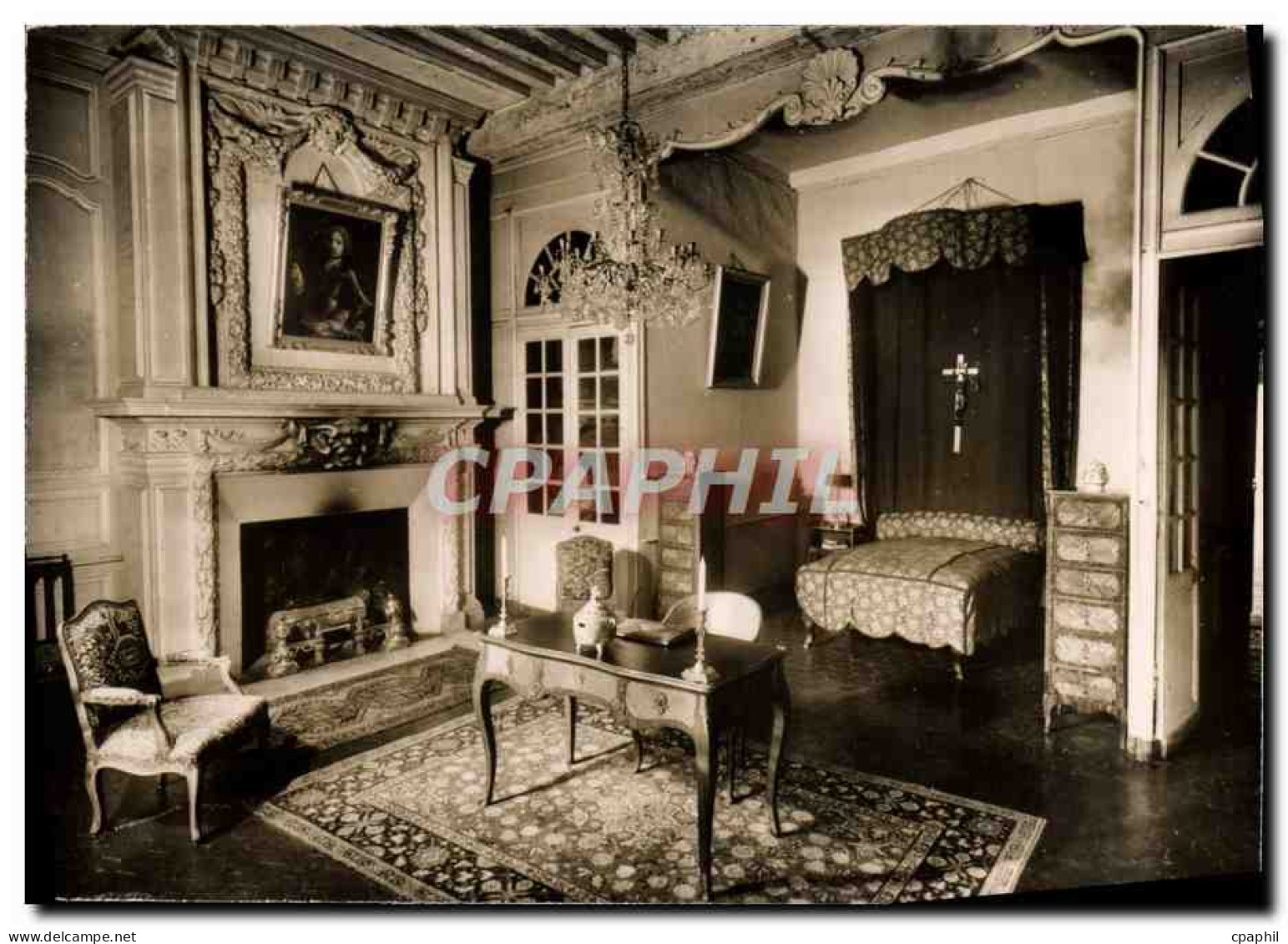 CPM Tanlay Le Chateau Un Chambre