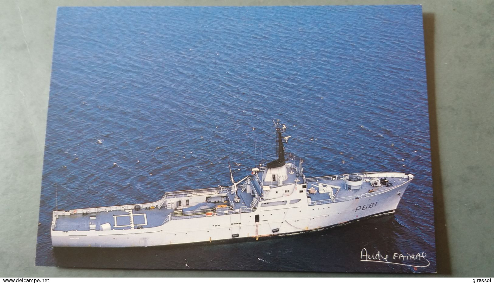 CPM TERRES AUSTRALES ET ANTARCTIQUES FRANCAISES PATROUILLEUR BATEAU ALBATROS ED LABOUREUR PHOTO A FATRAS TAAF 1985