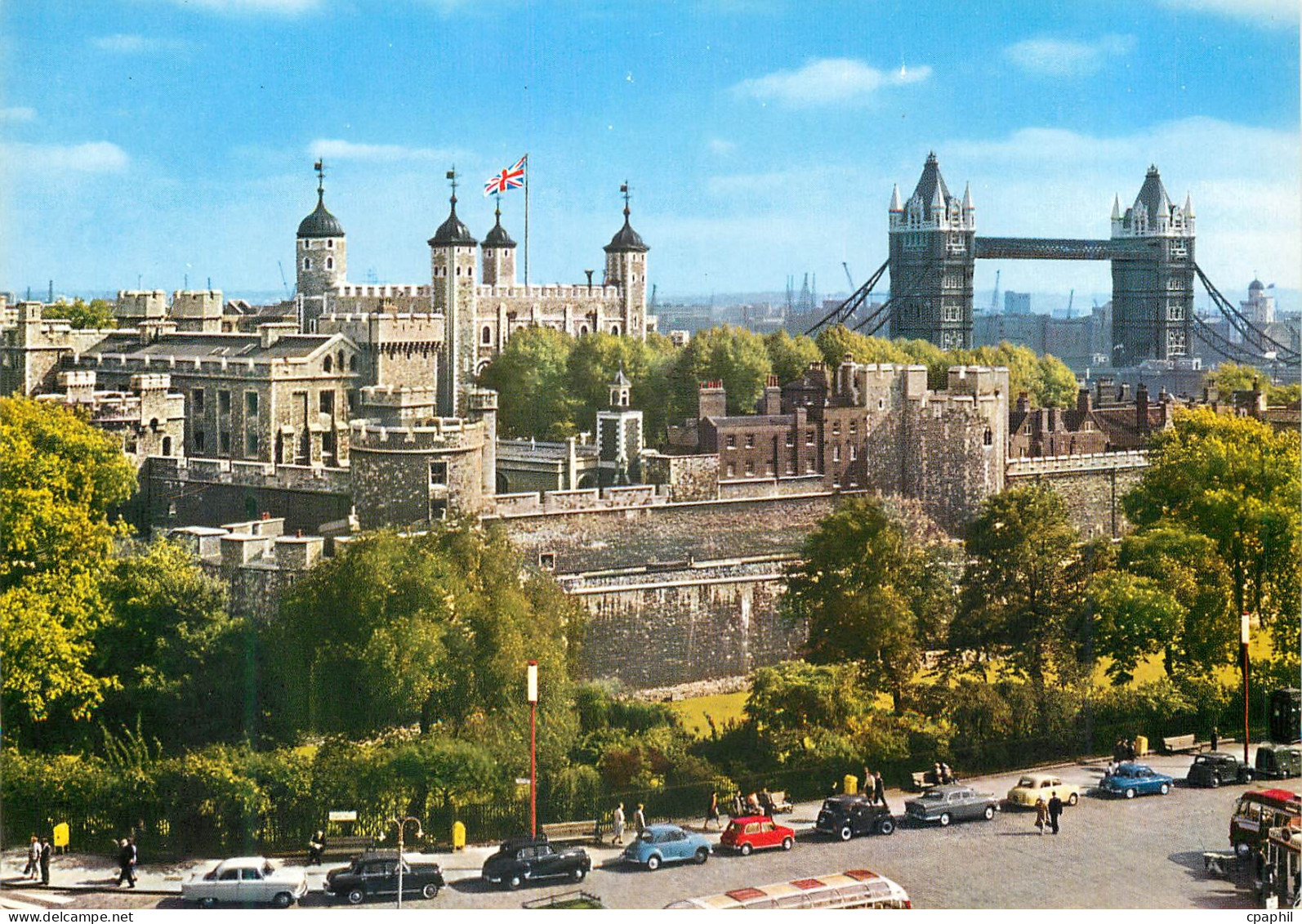 CPM The Tower of London and Tower Bridge
