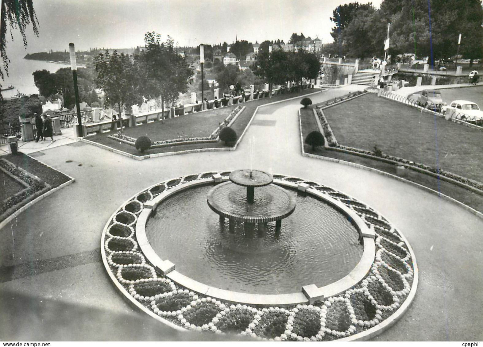 CPM Thonon les Bains (Haute Savoie) les Jardins