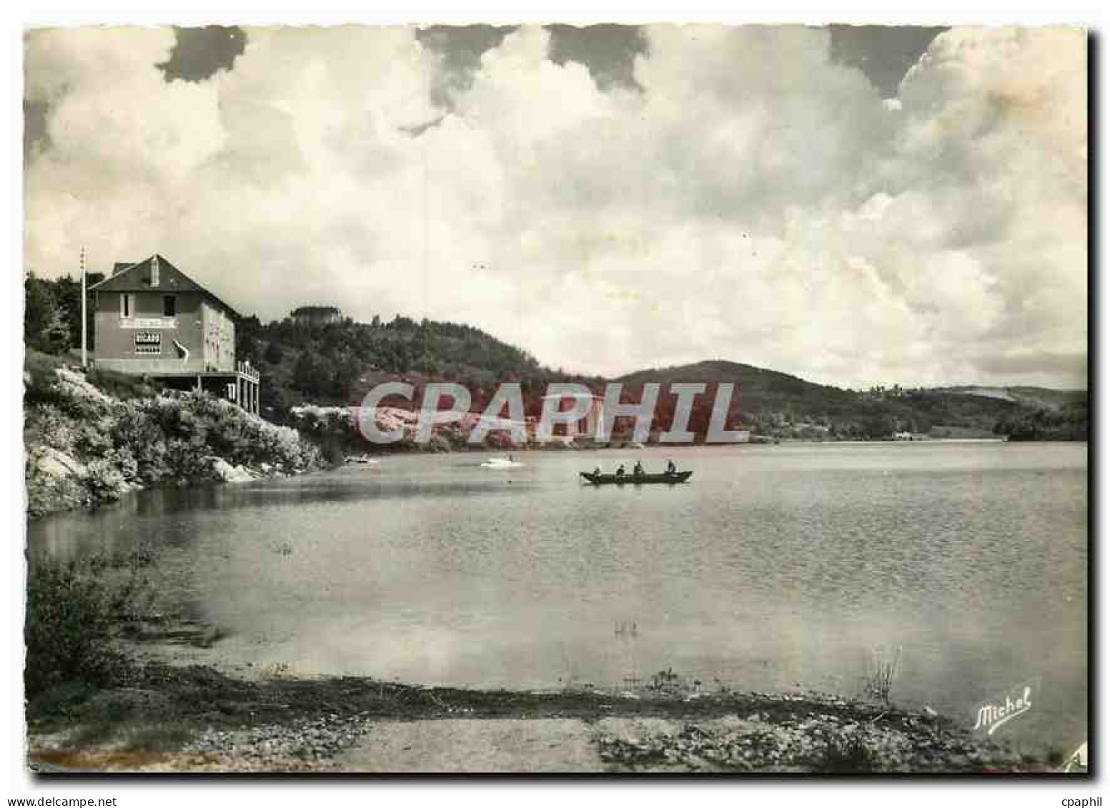 CPM Treignac Correze Lac des Barriousses Hotel du Lac