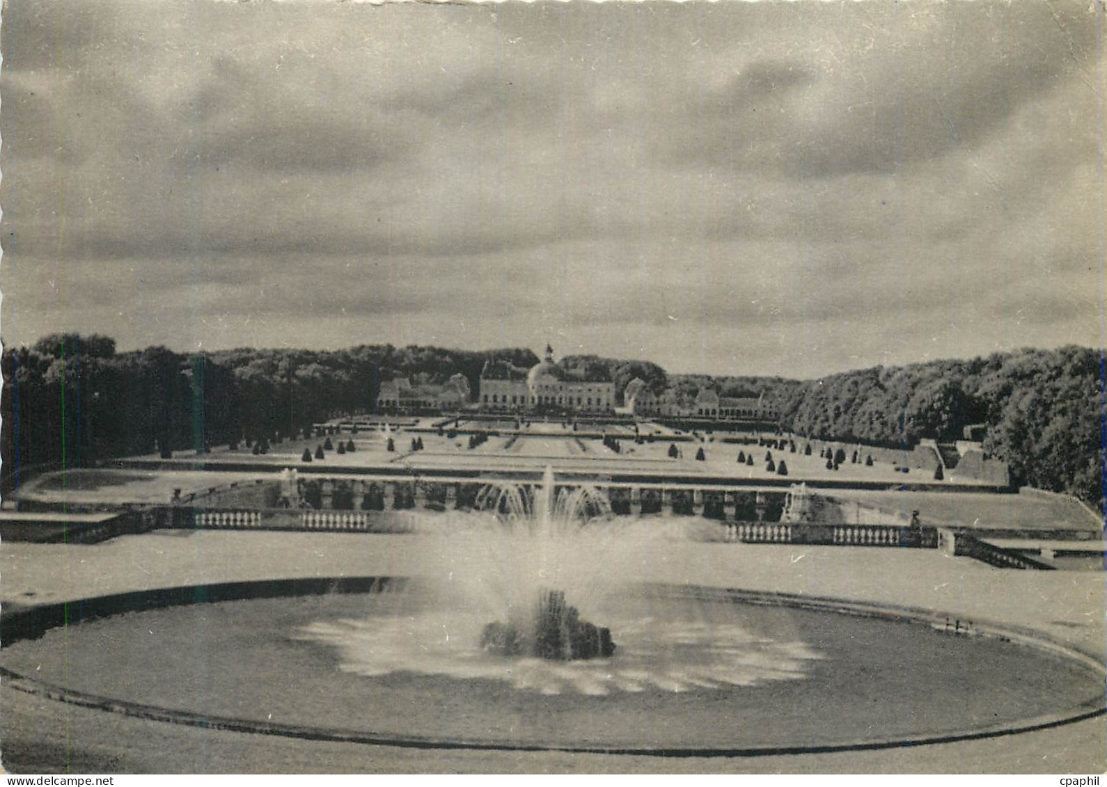 CPM Vaux le vicomte vue prise de la gerbe