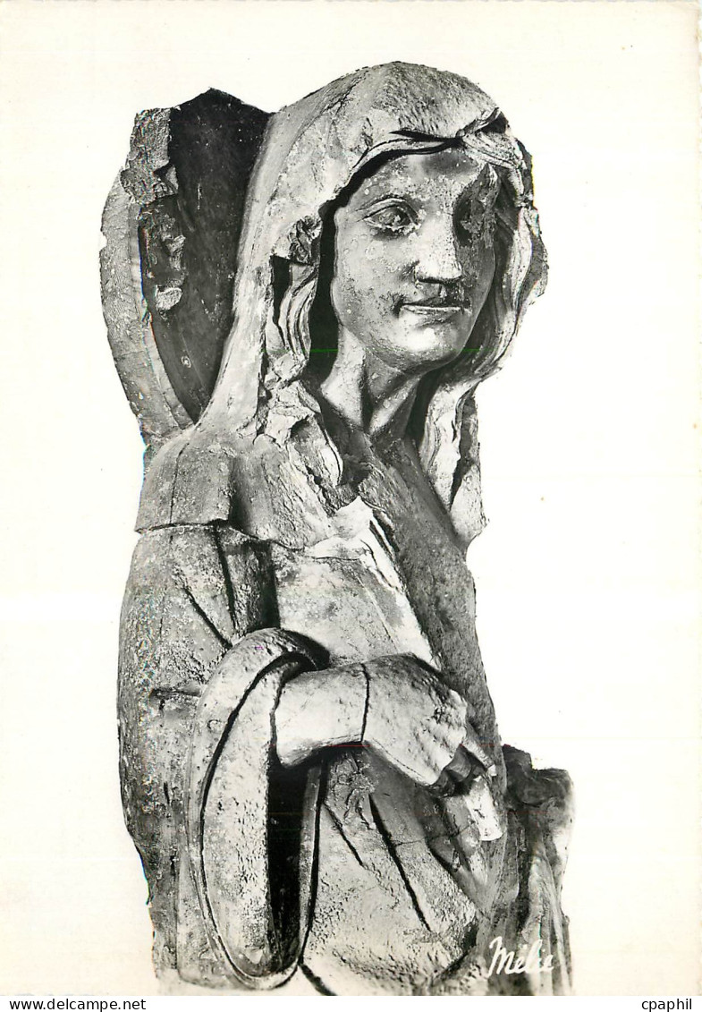 CPM Vezelay Yonne Basilique de la Madeleine Sainte Marie Madeleine Ancienne Statue de la Facade