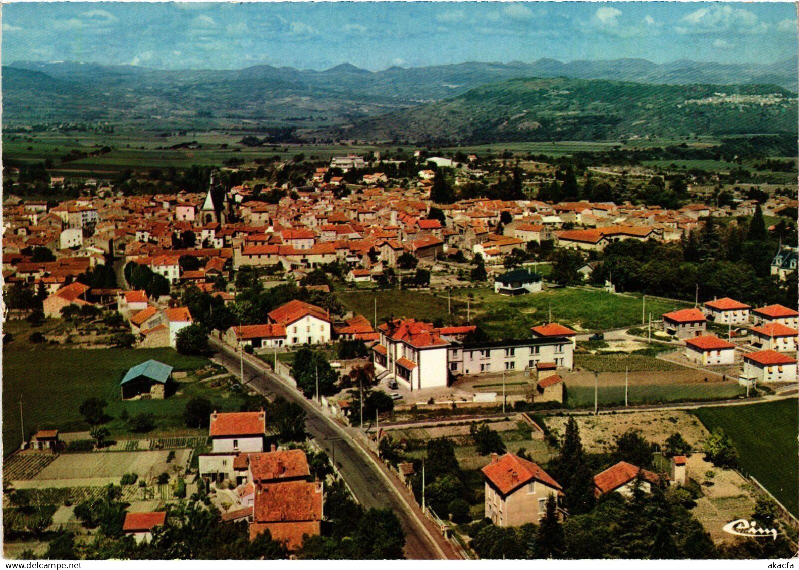 CPM Vic-le-Comte Vue aerienne FRANCE (1304742)