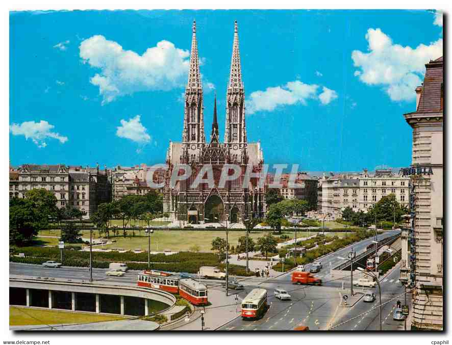 CPM Vienne Eglise Votive
