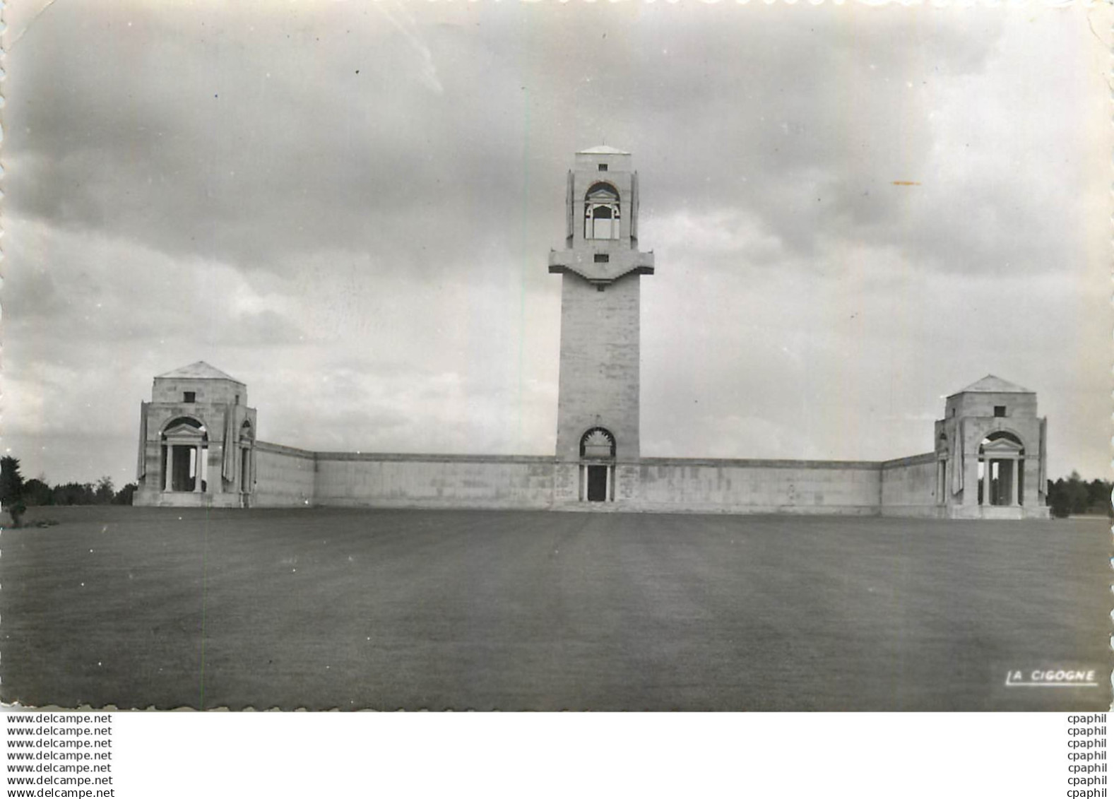 CPM Villers Bretonneux Le memorial americain