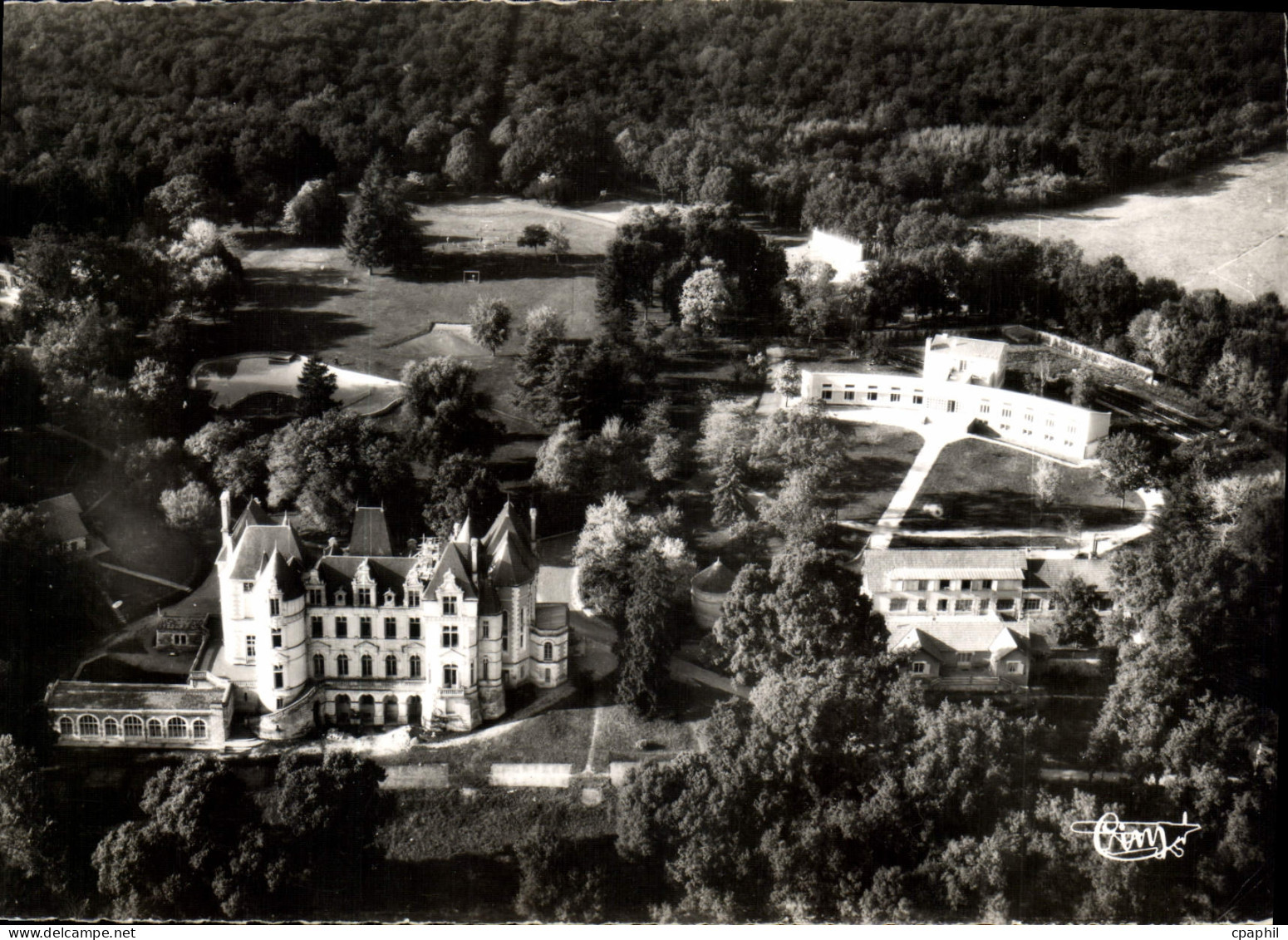 CPM Vouneuil sous Biard Vienne vue aerienne du Chateau de Boivre Centre Regional d'Education Physiqu