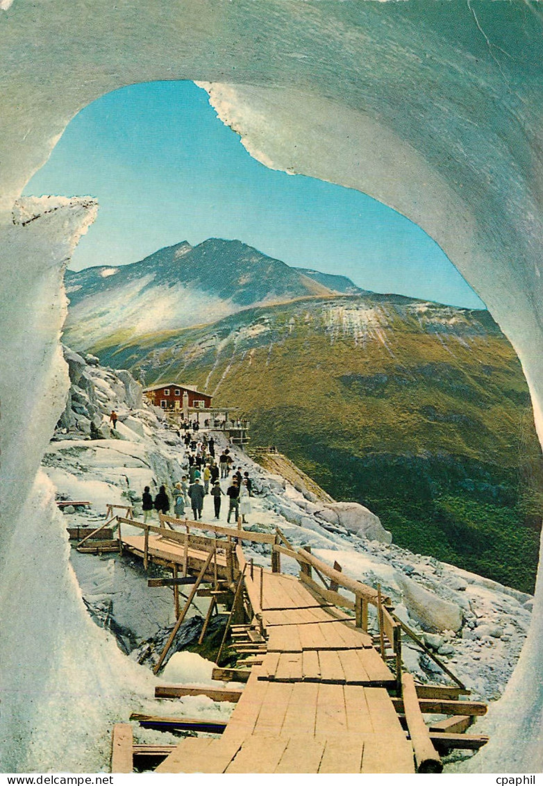 CPM Wallis vue de la grotte du glacier du rhone