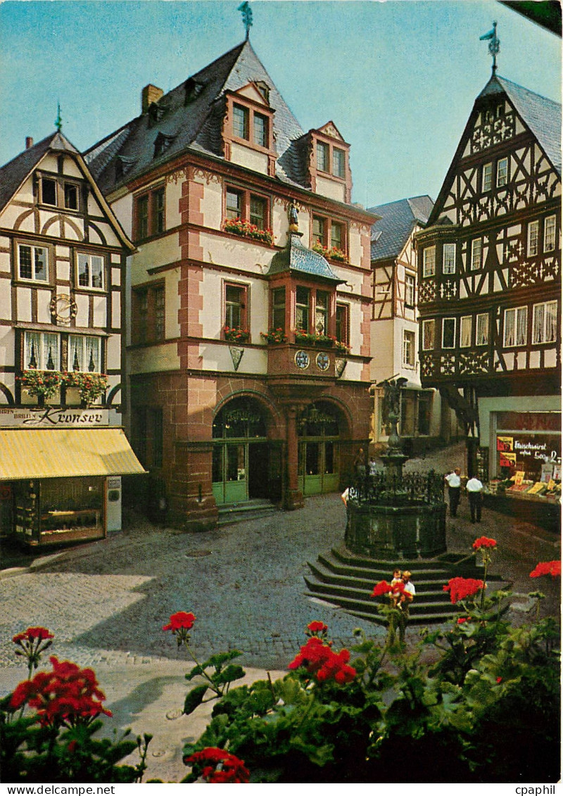 CPM Weinstadt Bernkastel - Kues an der Mosel - Michaelsbrunnen und Rathaus am Markt