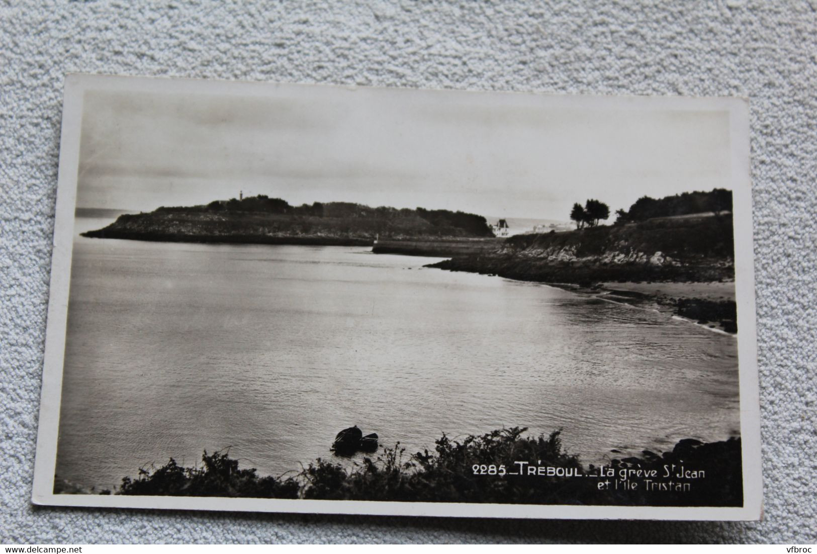 Cpsm 1946, Tréboul, la grève saint Jean et l'ile Tristan, Finistère 29