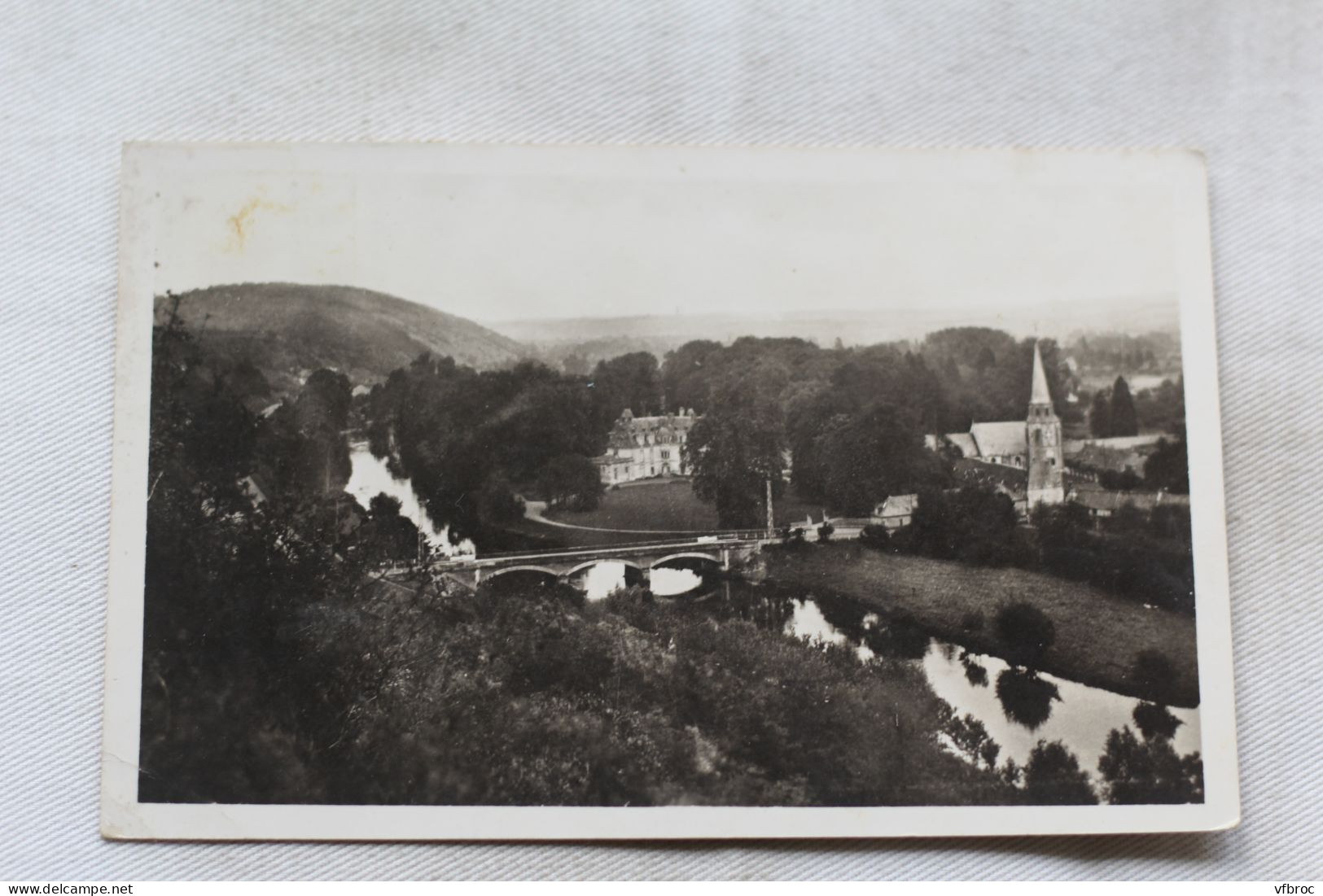 Cpsm 1950, Acquigny, le château et la vallée d'Eure, Eure 27