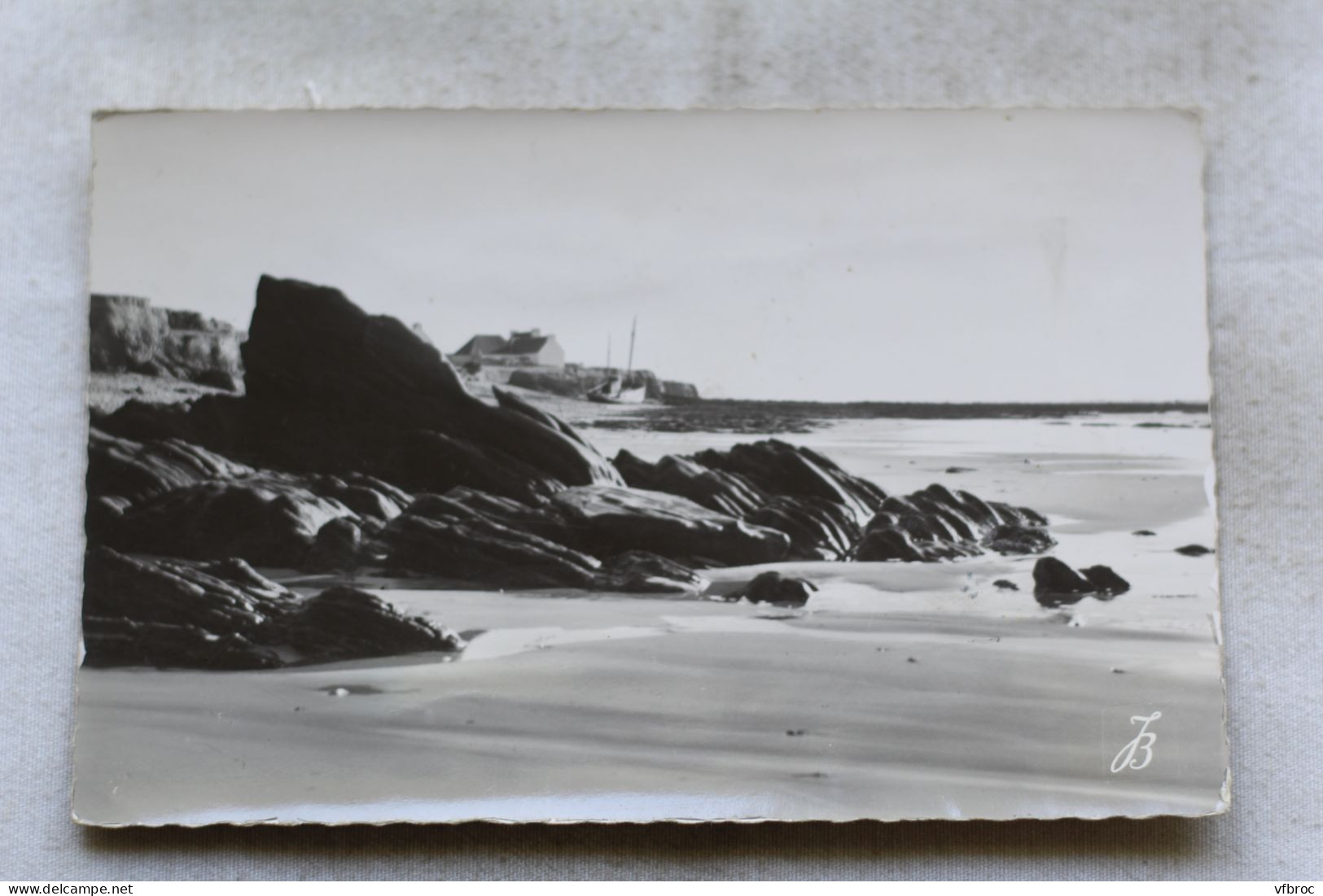 Cpsm 1952, Plozévet, la plage et les rochers du Gored, Finistère 29