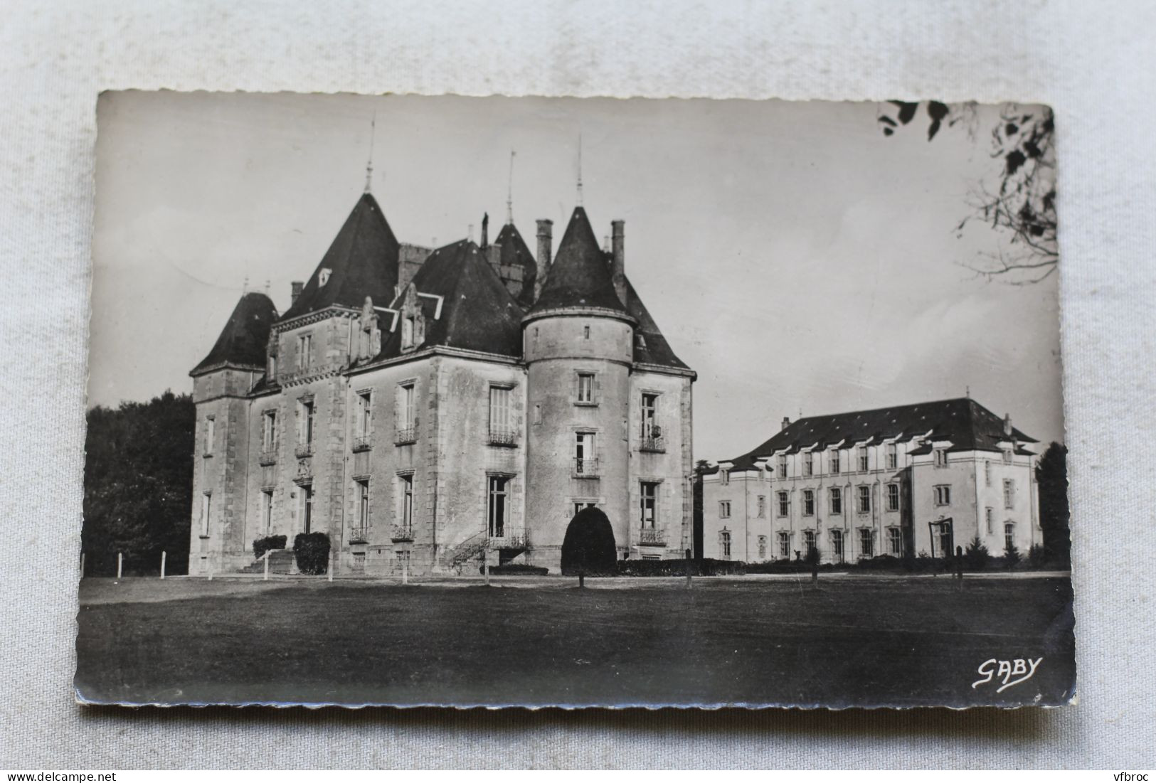 Cpsm 1957, La Mothe Achard, école d'agriculture Notre Dame de la Forêt, le château et l'école, Vendée 85